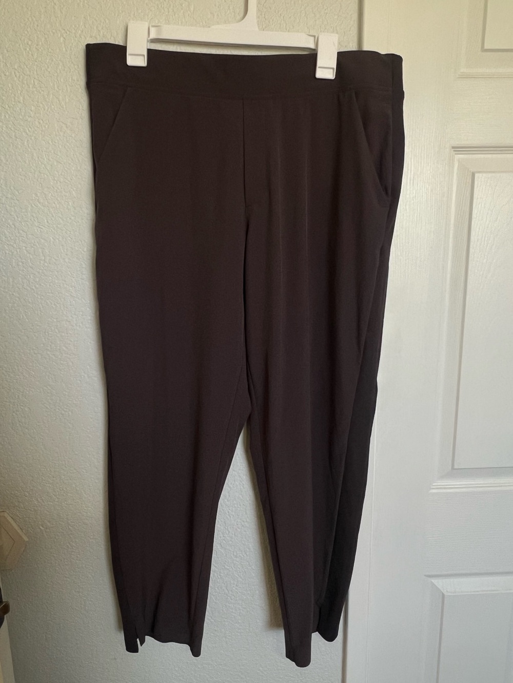 Athleta Brooklyn Dark Purple Ankle Pant Tapered Travel Work - Picture 2 of 8